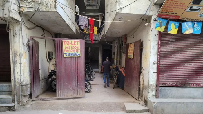 Delhi Crime: दिल्ली के फ्लैट में पिता और चार बेटियां मृत पाई गईं। फोटो जागरण