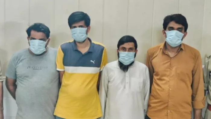 बागपत की साइबर थाना पुलिस ने गिरफ्तार किए ठगी के चार आरोपित। सौ. पुलिस विभाग