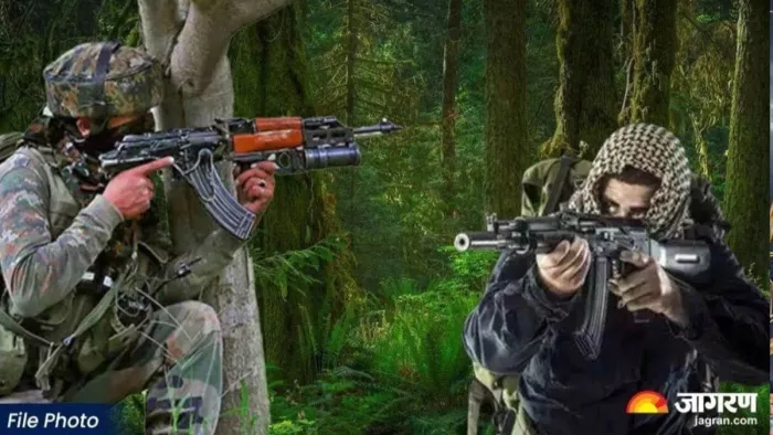 Kulgam Encounter: आदिगाम देवसर इलाके में सुरक्षाबल और आतंकियों के बीच मुठभेड़।