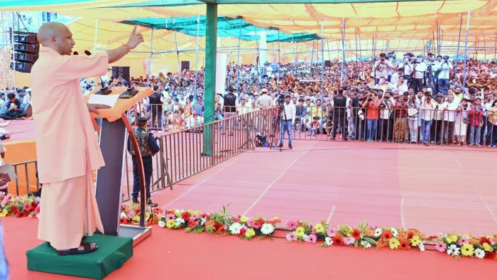 सीएम योगी ने शनिवार को हरियाणा में भाजपा प्रत्याशियों के पक्ष में चार जनसभा की