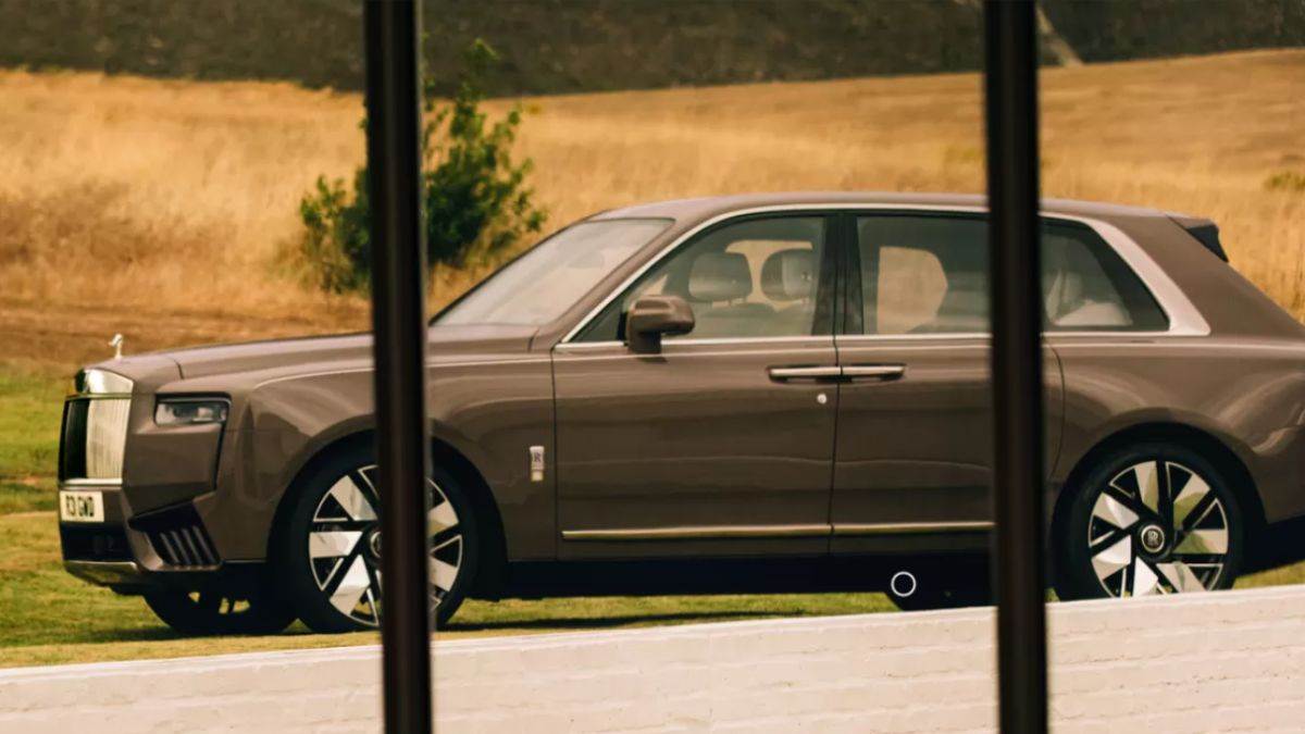 https://www.jagranimages.com/images/newimg/28092024/28_09_2024-rolls_royce_cullinan_facelift_23805937.jpg
