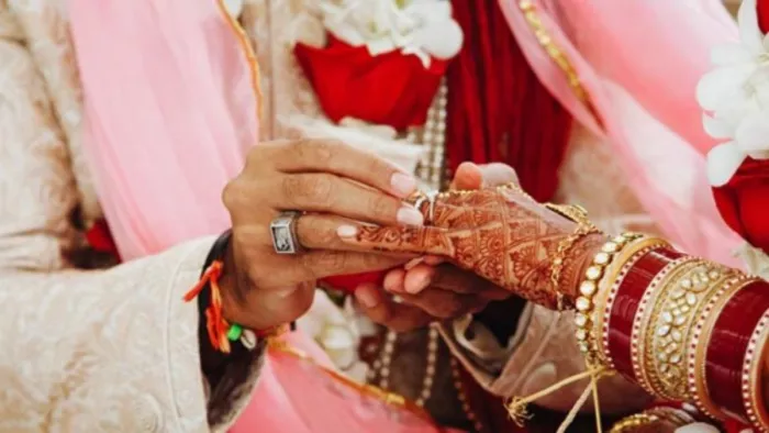 शादी के बंधन में बंधने से पहले जान लें ये बातें (Picture Courtesy: Freepik)