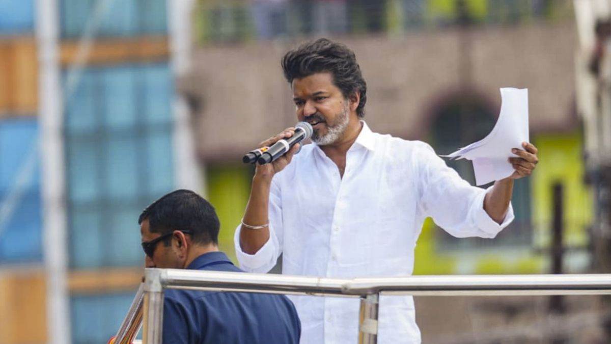 https://www.jagranimages.com/images/newimg/28092025/28_09_2025-actor_vijay__1_24063097.jpg