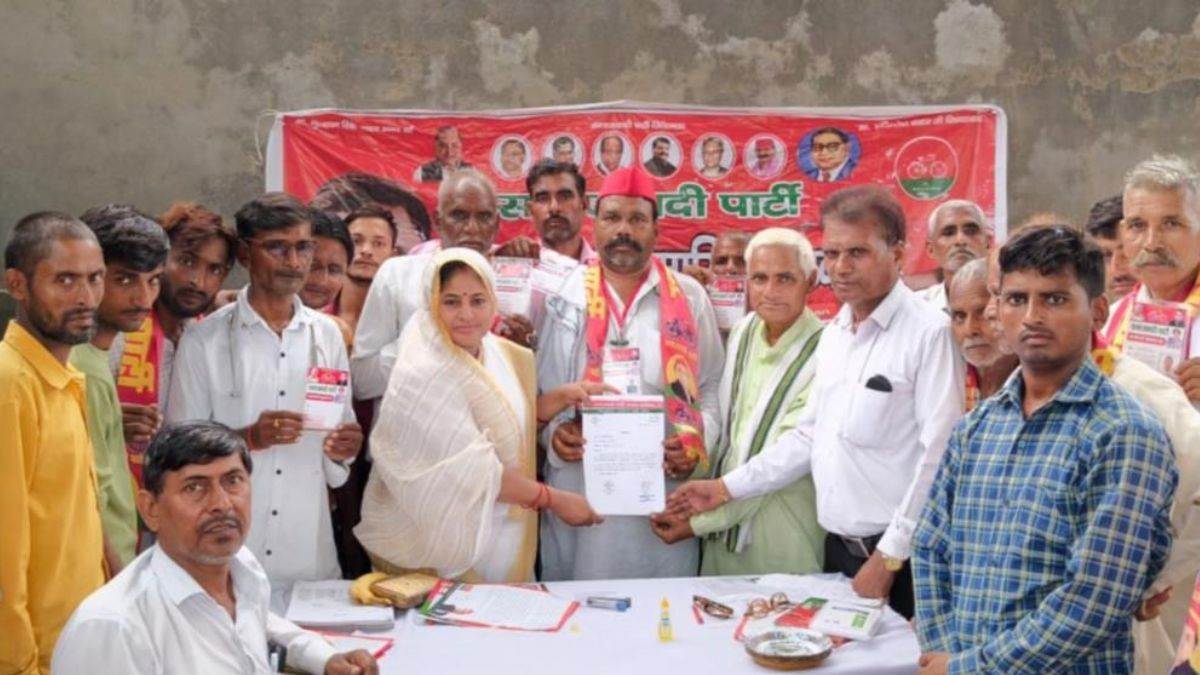 https://www.jagranimages.com/images/newimg/28092025/28_09_2025-aligarh_samjwadi_party_join_leader_24062987.jpg