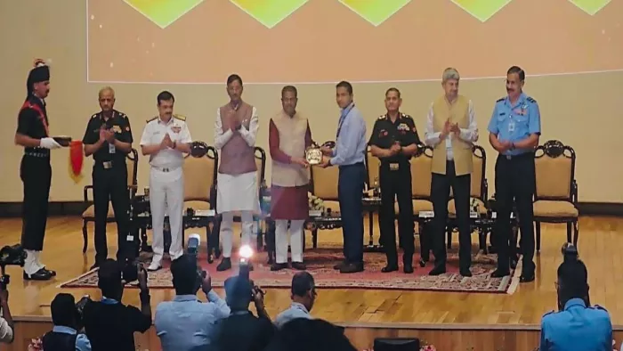 आईआईटी (बीएचयू) के रक्षा अनुसंधान को तीनों सेनाओं का मिला समर्थन।