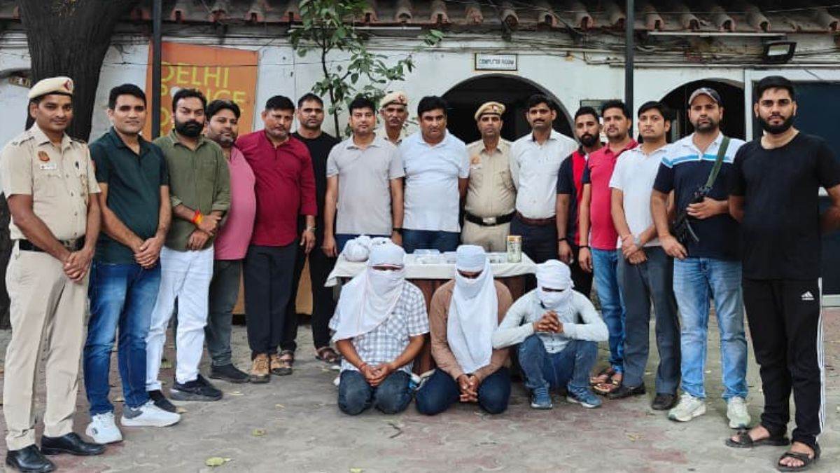 https://www.jagranimages.com/images/newimg/28092025/28_09_2025-bharatmandpam-loot_24063425.jpg