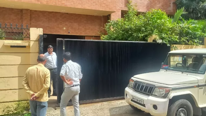 IAS विनय चौबे के सहयोगी के 6 ठिकानों पर ACB की छापेमारी