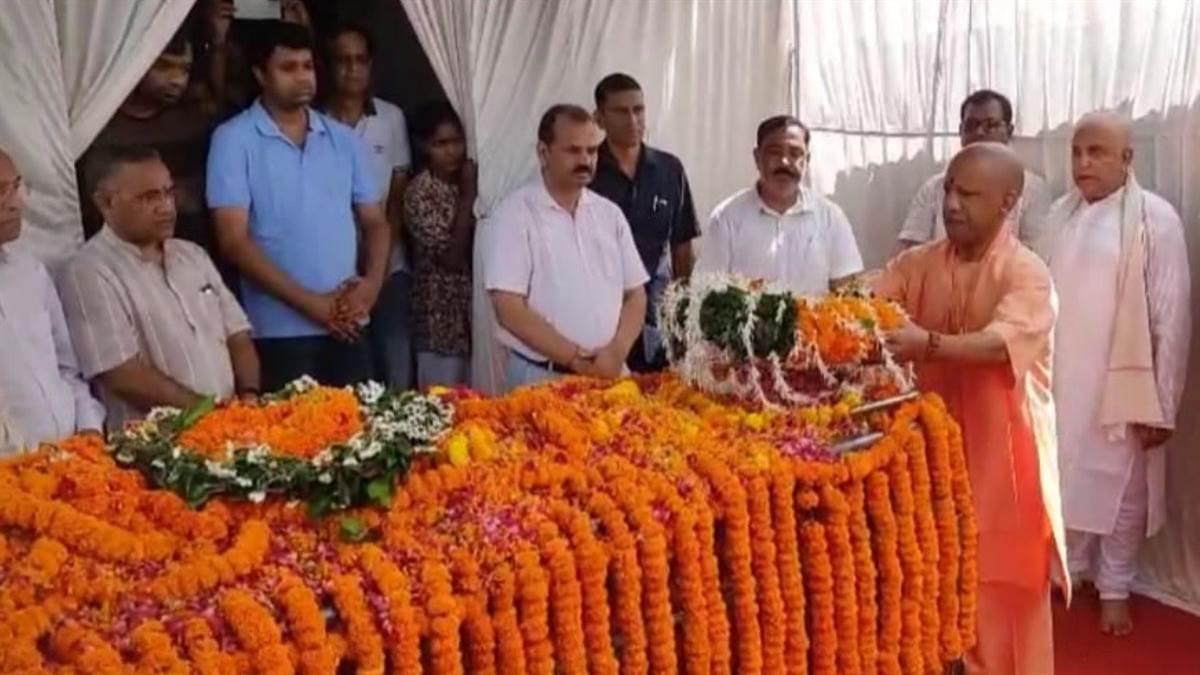 https://www.jagranimages.com/images/newimg/28092025/28_09_2025-cmupsingh_24063189.jpg