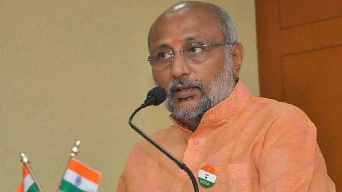 https://www.jagranimages.com/images/newimg/28092025/28_09_2025-cp_radhakrishnan_24063733.jpg