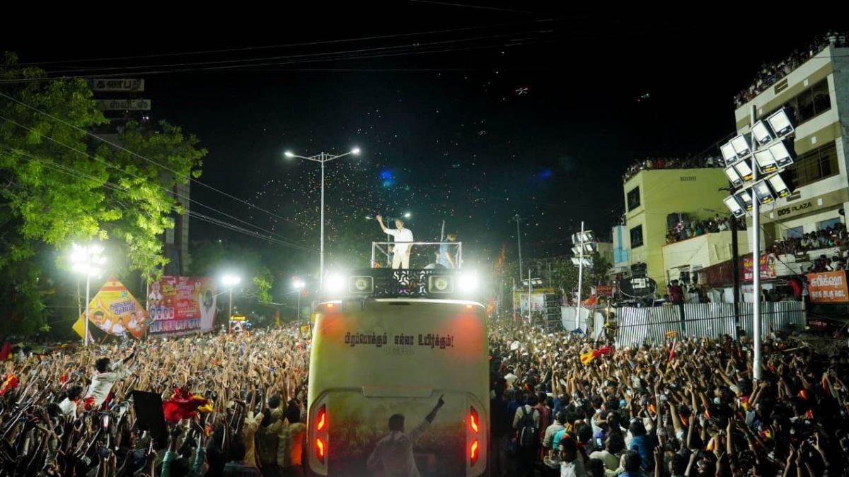 https://www.jagranimages.com/images/newimg/28092025/28_09_2025-karur_stampede_1_24062957.jpg