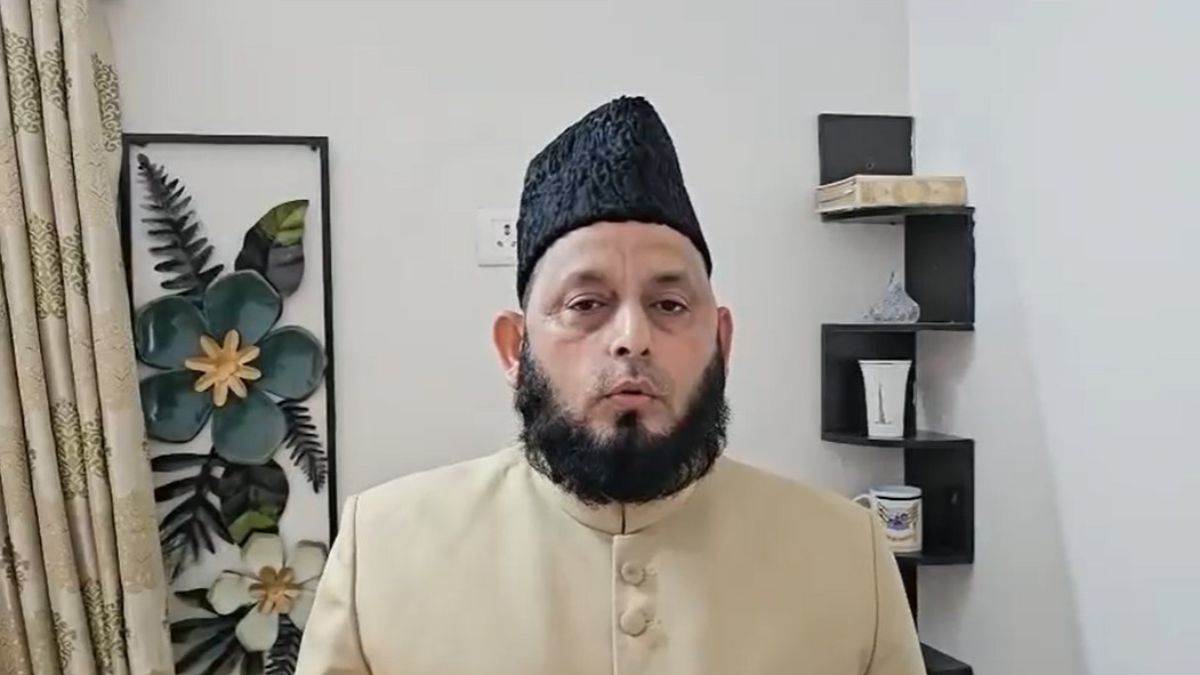 https://www.jagranimages.com/images/newimg/28092025/28_09_2025-maulana_khurshid_24063522.jpg