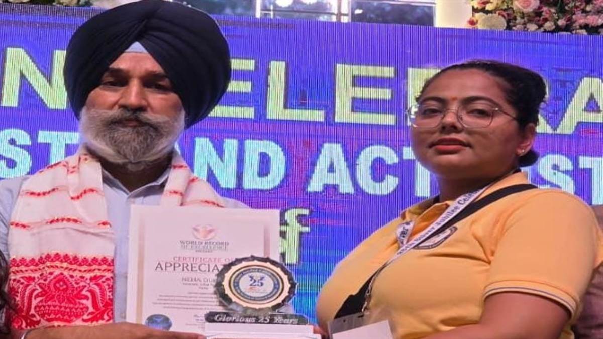 banarasi ishq and adya kashi foundation honored in delhi for social service