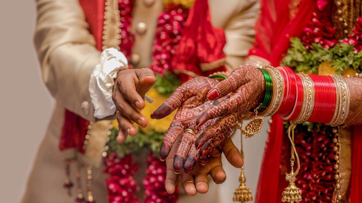 rising marriage age 62 percentage of mp girls marry after 21 srs report