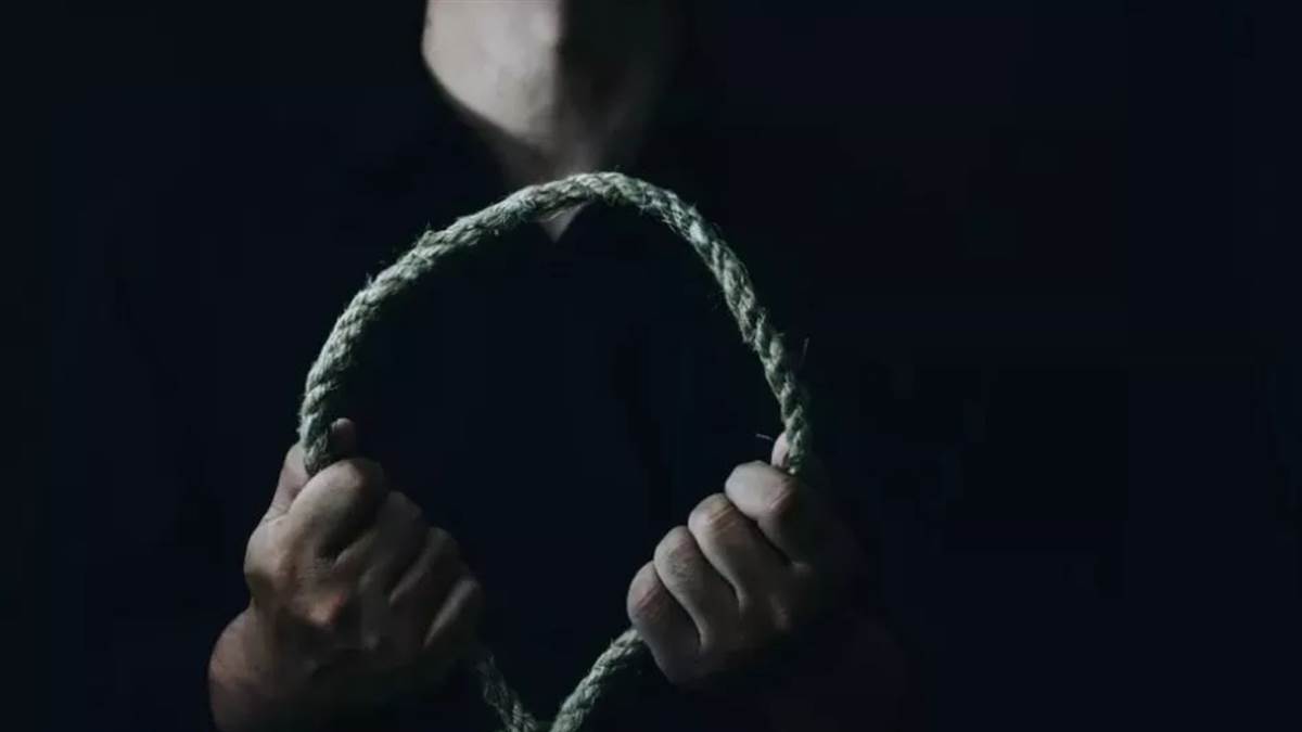 https://www.jagranimages.com/images/newimg/28092025/28_09_2025-suicide_24063716_214246300.jpg