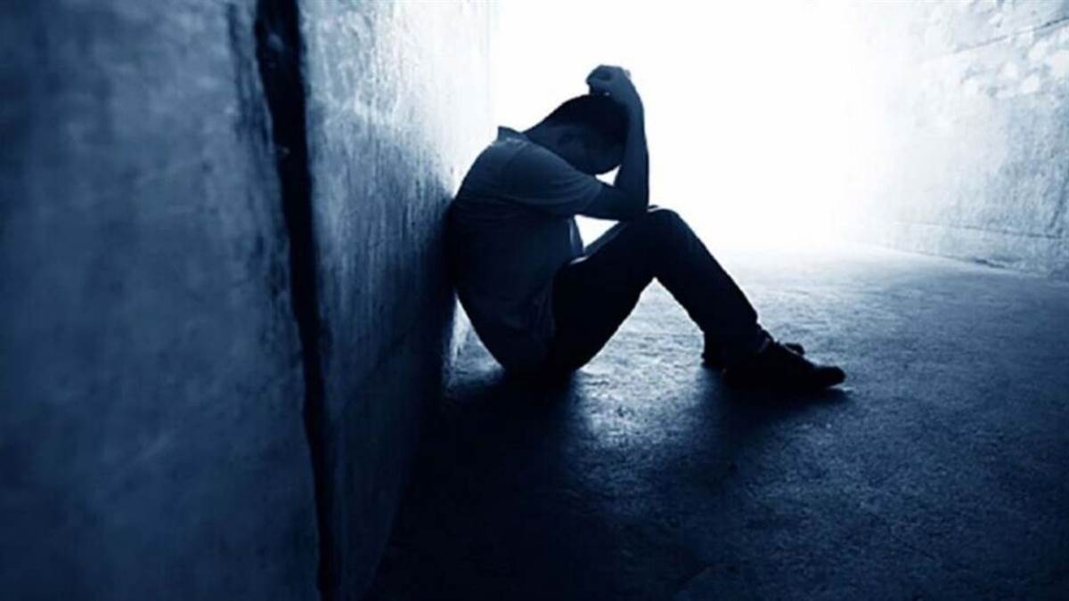 https://www.jagranimages.com/images/newimg/28092025/28_09_2025-suicide_2_24063602.jpg