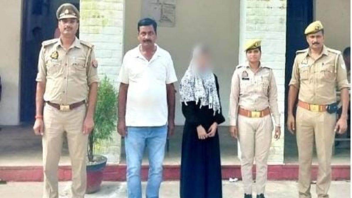 https://www.jagranimages.com/images/newimg/28092025/28_09_2025-teacher_arrest_for_slogan_24063784.jpg