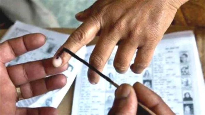 प्रदेश के सबसे बड़े कालेज की सरकार चुनने को छात्र दिखे उदासीन। प्रतीकात्मक