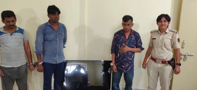 चोरी की टीवी व सीसीटीवी के साथ तीन शातिर चोर गिरफ्तार