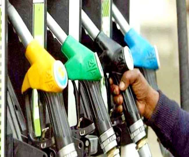 Good News: दिल्ली की तुलना में नोएडा और गाजियाबाद में करीब 7 रुपये तक सस्ता हो सकता है पेट्रोल