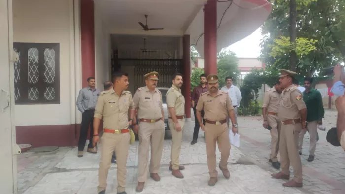 लखनऊ में अफजाल अंसारी की 12 करोड़ 50 लाख की संपत्ति कुर्क.