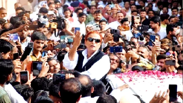 Azam Khan disqualified from UP Assembly: आजम खां की विधानसभा सदस्यता समाप्त।
