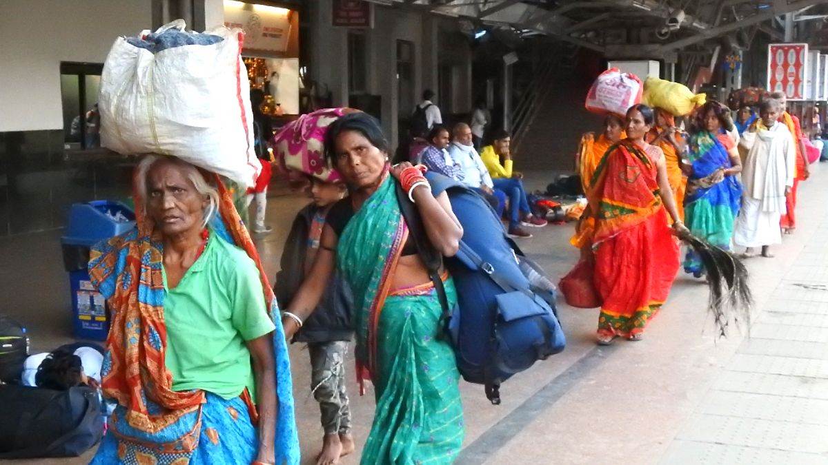 chhath puja 2022 north eastern railway stations entry and exit routes will change after increase crowd