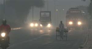 कुछ राज्यों में बारिश की चेतावनी, दिल्ली-एनसीआर में बढ़ा प्रदूषण का स्तर