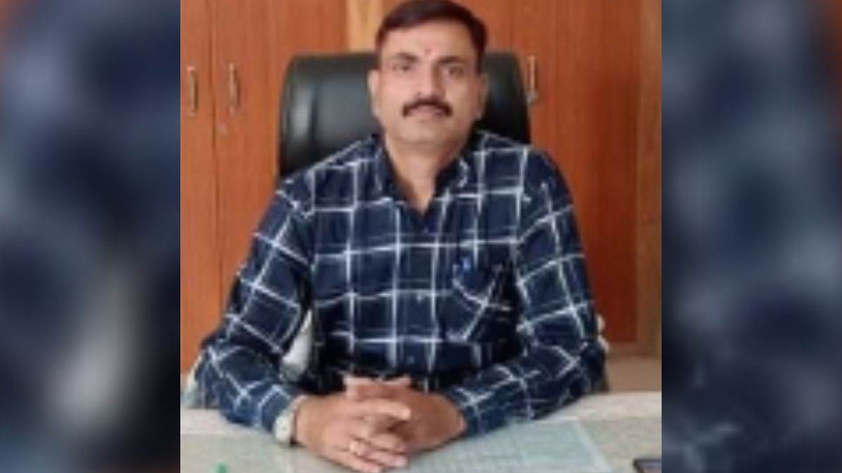 https://www.jagranimages.com/images/newimg/28102022/28_10_2022-principal_pradeep_kumar_srivastava__23167308.jpg