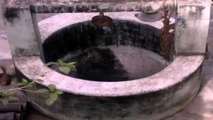 मध्य प्रदेश के सिंगरौली में एक मां ने अपने दो दुधमुंहे बच्चों को लेकर कुएं में छलांग लगा दी।