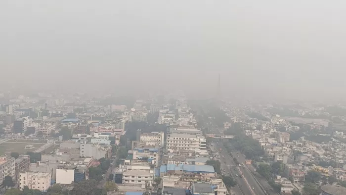 दिल्ली के साथ एनसीआर के शहरों में छाया स्मॉग। फोटो जागरण
