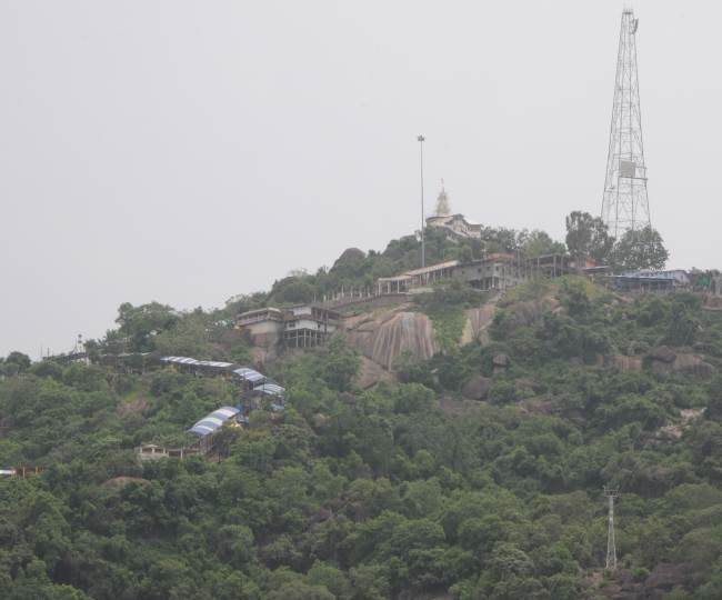 Chhattisgarh Tourism: आस्था संग प्राकृतिक सौंदर्य का संगम है 2,200 वर्ष पुराना मां बम्लेश्वरी धाम - Chhattisgarh Tourism Best Places to Visit in Chhattisgarh Jagran Special