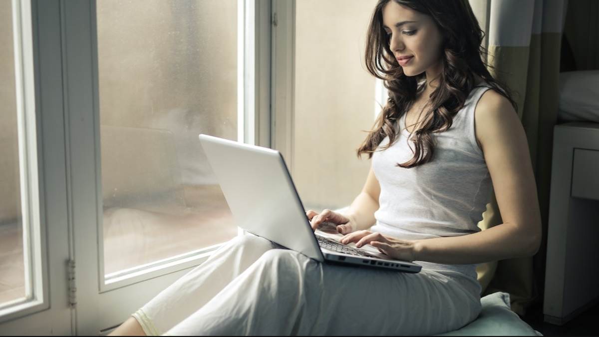 अब मत घिसिए पुराना लैपटॉप, ₹70000 की रेंज में आ रहे हैं ये Best Laptop, किसी को भी कर दें ऑर्डर, सब जोरदार है
