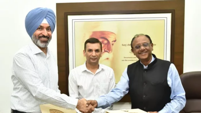 10 सीबीजी प्रोजैक्ट स्थापित करने के लिए पेडा और एचपीसीएल के बीच हुआ समझौता
