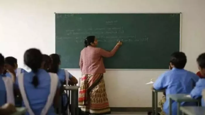 UP Promotion: शिक्षा विभाग में चली प्रमोशन की झड़ी, महकमे को मिले नौ संयुक्त निदेशक