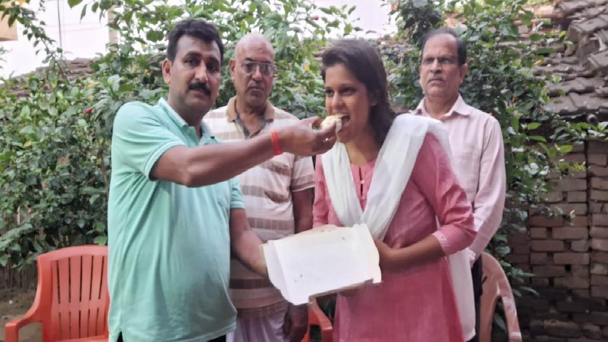 https://www.jagranimages.com/images/newimg/28102023/28_10_2023-riya_bpsc_topper_munger_23567451.jpg