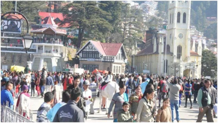 Weekend पर पर्यटकों की ऑक्यूपेंसी बढ़ने से Shimla में फिर हुई रौनक