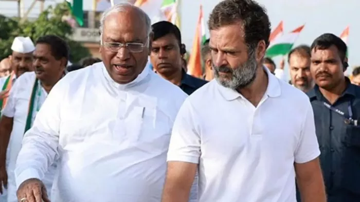 कांग्रेस के लिए घातक साबित हो रहे दिल्ली से राजनीति करनेवाले नेता। (फाइल फोटो)
