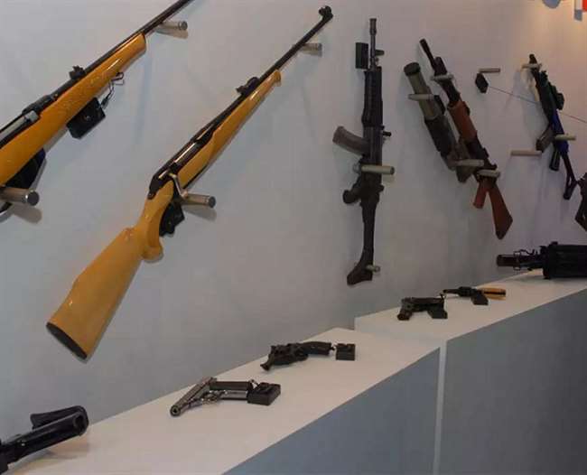 Make In India को बढ़ावा, जानें अब कौन करेगा सेना और पुलिस को हथियारों