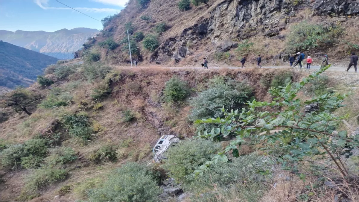 Chamoli News: बारात से लौटी बोलेरो खाई में गिरी एक की मौत, चालक घायल