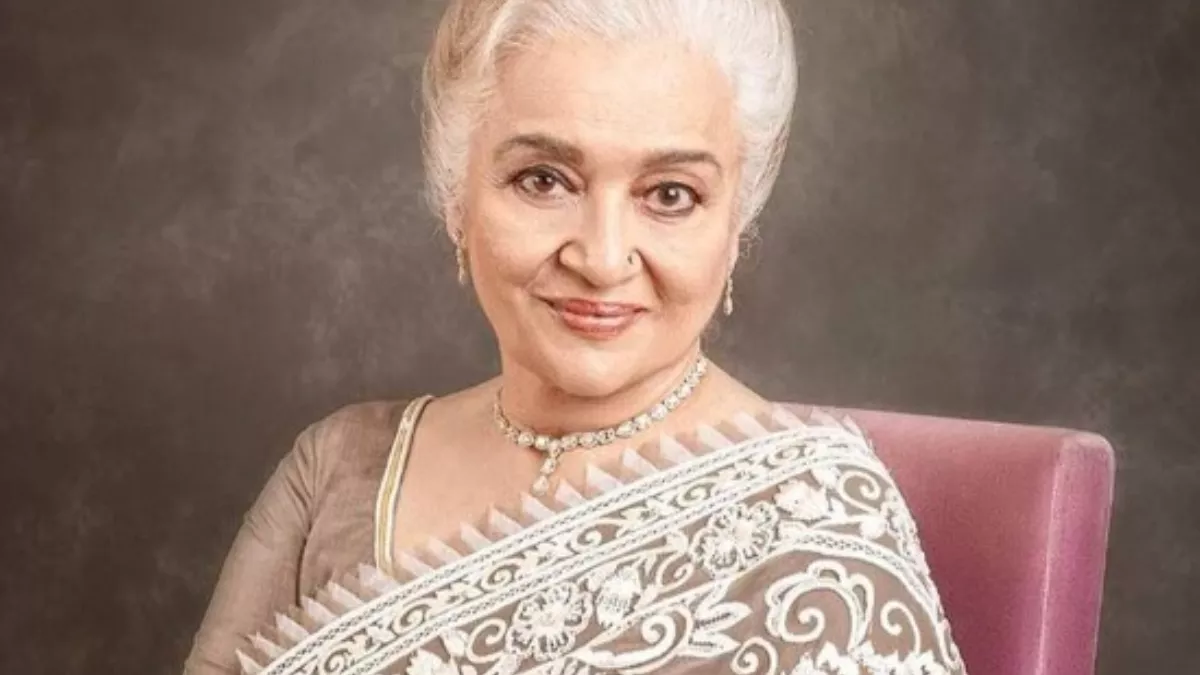 asha parekh says womens are following Heroine express her sadness about indian women wear western dresses. Photo Credit/Instagram