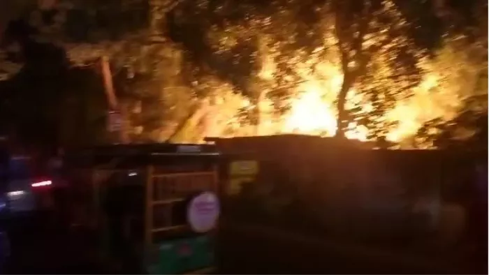 पुलिस धमाका कैसे हुआ इसकी पड़ताल में जुट गई है।