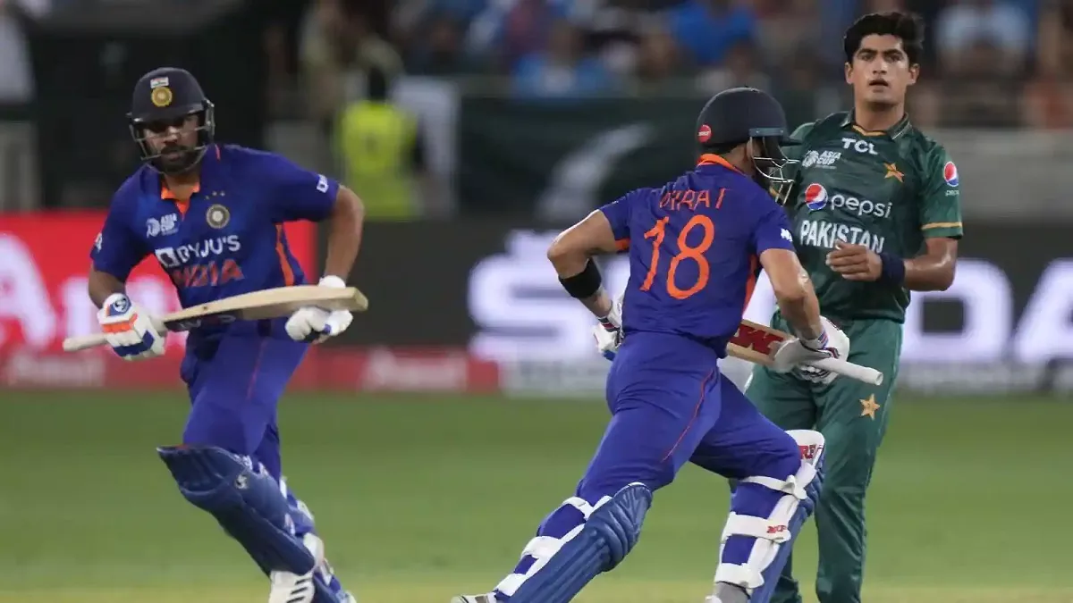 भारत-पाकिस्तान के बीच मैच का एक दृष्य (एपी फोटो)