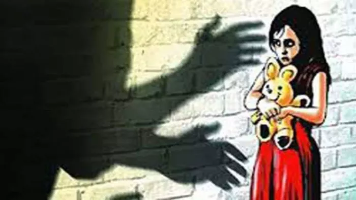 Satna Crime News: सात साल की बच्ची से पड़ोसी ने दुष्कूर्म कर उसकी हत्या कर दी