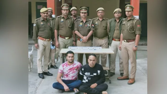Agra News: आगरा पुलिस ने मंदिरों में चोरी करने वाला आरोपित पकड़ा है।