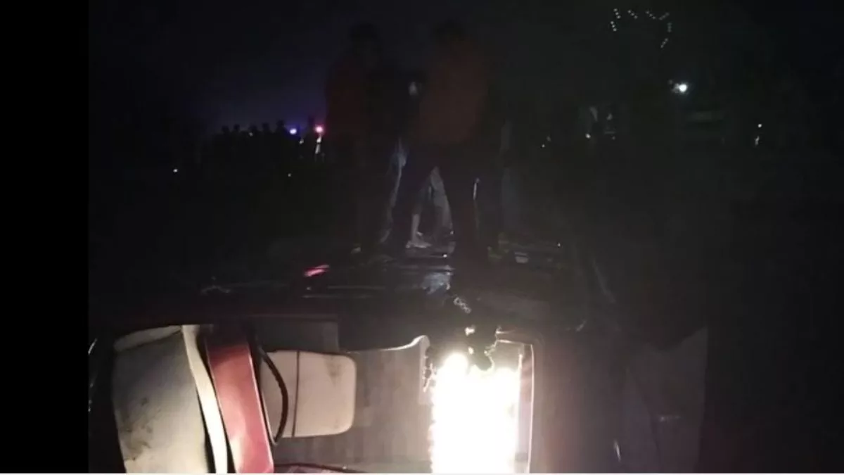 Rajasthan Road accident- प्रतापगढ़ में भीषण सड़क हादसा, बस के पलटने से 33 यात्री घायल; 3 की हालत गंभीर