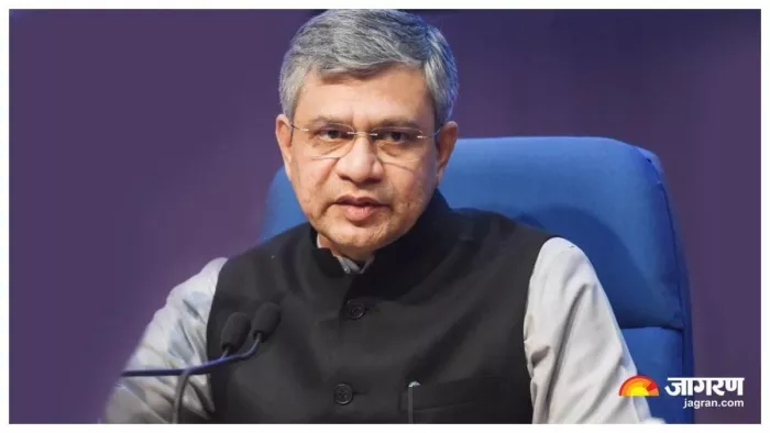 चीन को पछाड़कर आगे बढ़ रहा भारत, अश्विनी वैष्णव बोले- देश में बनते हैं 99 फीसदी मोबाइल (फाइल फोटो)