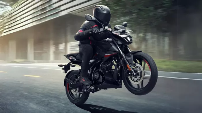 Bajaj Pulsar N160 का single-channel ABS वेरिएंट डिस्कंटीन्यू हो गया है।