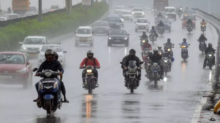 Delhi Weather Update: दिल्ली-NCR में हुई बारिश से बढ़ेगी ठंड (ANI Image)
