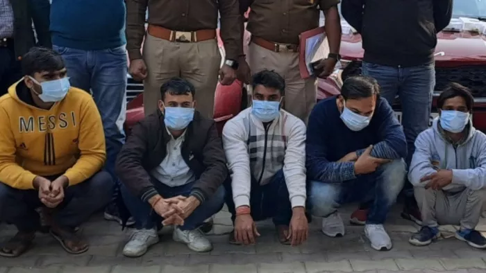 Agra News: विदेशों में डोमेन सर्वर में पंजीकरण करा ठगी करने वाले आठ एजेंट गिरफ्तार