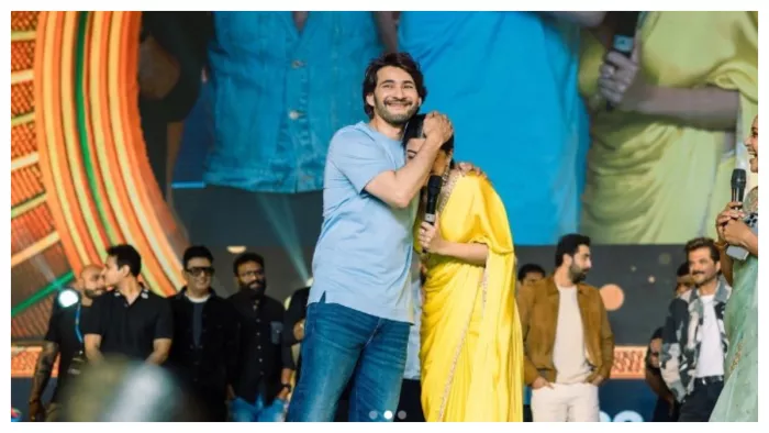 Rashmika Mandanna and Mahesh Babu from Animal Pre Release Event in Hyderabad